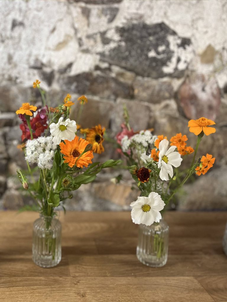 Petits bouquets pour décoration mariage